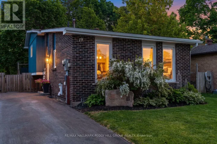 19 AUSTEN LANE, Barrie (Letitia Heights), Ontario L4N4V4