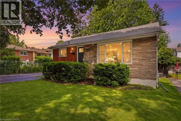 312 UPPER PARADISE Road, Hamilton, Ontario L9C5C4