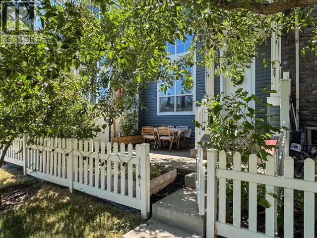 457 Elgin Gardens SE, Calgary, Alberta T2Z4T8