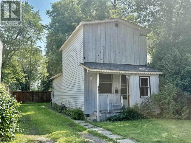 446 Vickers ST N, Thunder Bay, Ontario P7C4B5