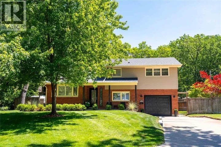 1726 Mills STREET, Sarnia, Ontario N7V4E5