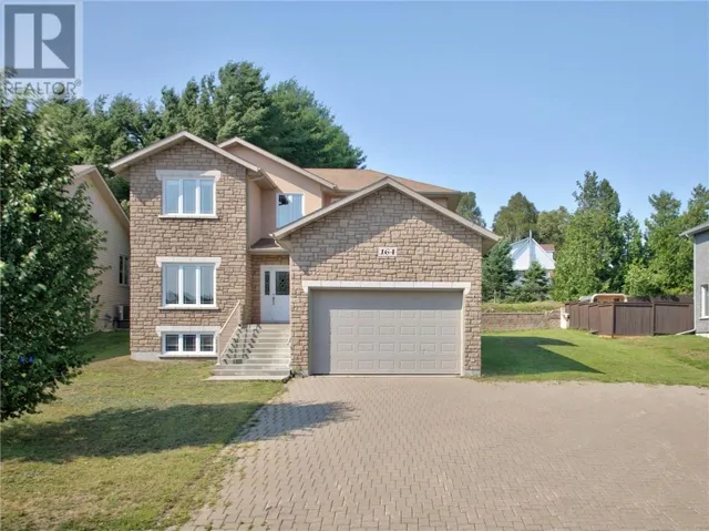 164 Bonnie Drive, Lively, Ontario P3Y0A2