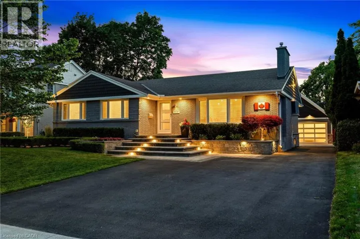 2113 COURTLAND Drive, Burlington, Ontario L7R1R7