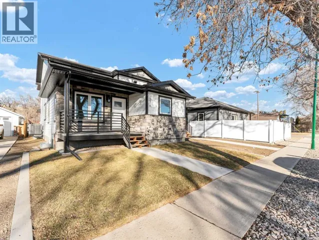 216 2 Street NW, Medicine Hat, Alberta T1A6J5