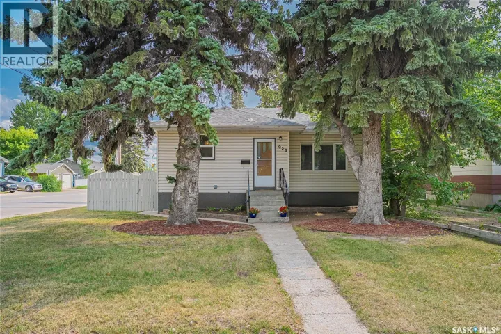 928 1ST STREET E, Saskatoon, Saskatchewan S7H1T3