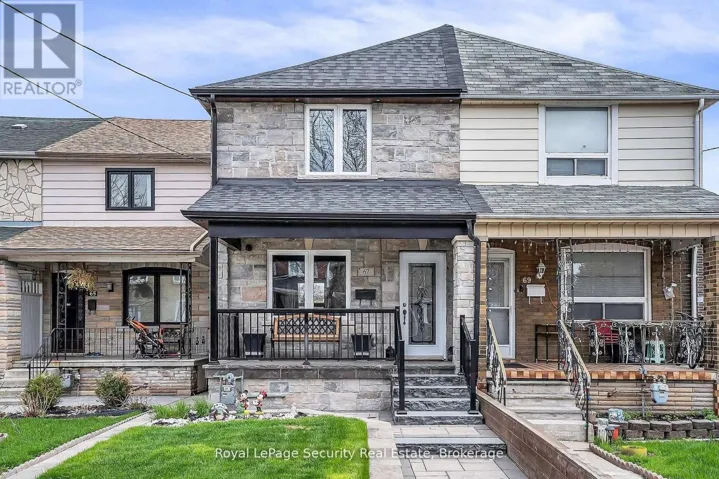 67 NORTHLAND AVENUE, Toronto (Rockcliffe-Smythe), Ontario M6N2C9