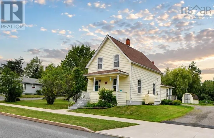 38 St Bernard Street, Stellarton, Nova Scotia B0K1S0