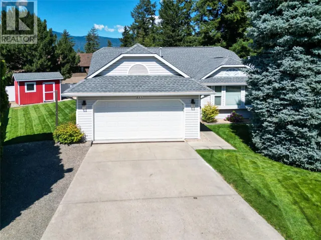 211 15 Street NE, Salmon Arm, British Columbia V1E1N5
