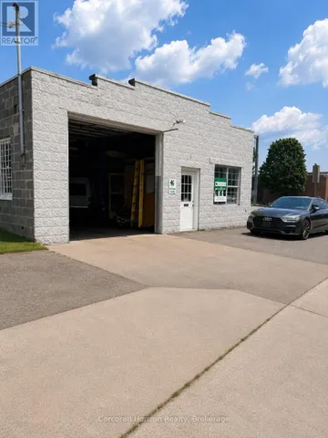 4 BREADALBANE STREET, Hamilton (Strathcona), Ontario L8R3E9