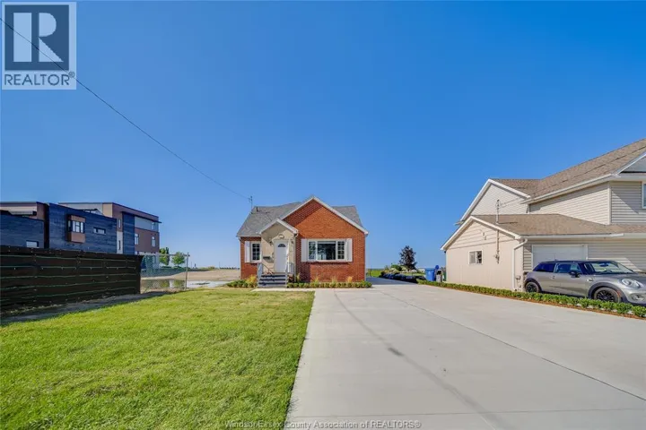 13902 RIVERSIDE DRIVE, Tecumseh, Ontario N8W1B6