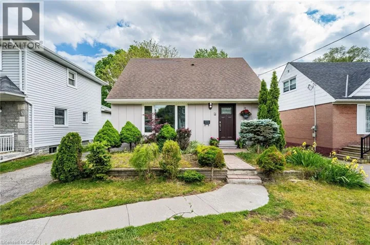 7 PUTNEY Road, Toronto, Ontario M8W2K6