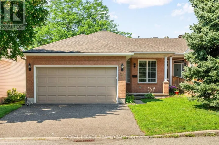 32 TRUMP AVENUE, Ottawa, Ontario K2C4A7
