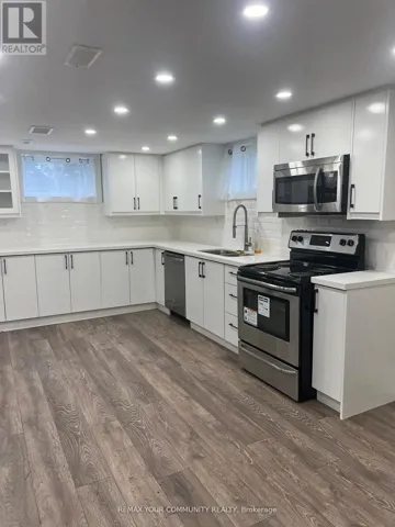 23 IRWIN AVENUE, Aurora (Aurora Village), Ontario L4G3G1