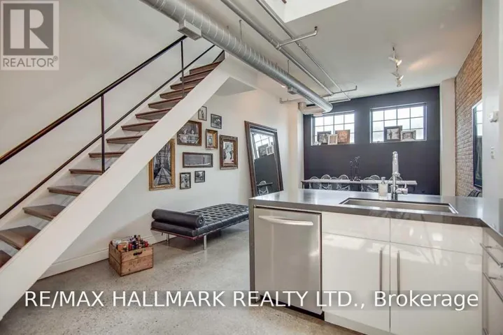7 - 6 BARTLETT AVENUE, Toronto (Dovercourt-Wallace Emerson-Junction), Ontario M6H3E8