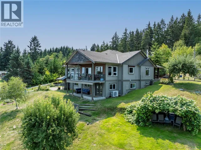 5763 Island Hwy S, Union Bay, British Columbia V0R3B0