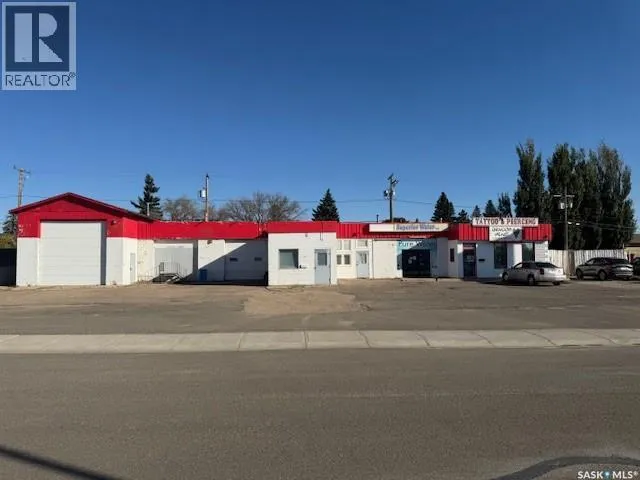 2112 100th STREET, North Battleford, Saskatchewan S9A3X5