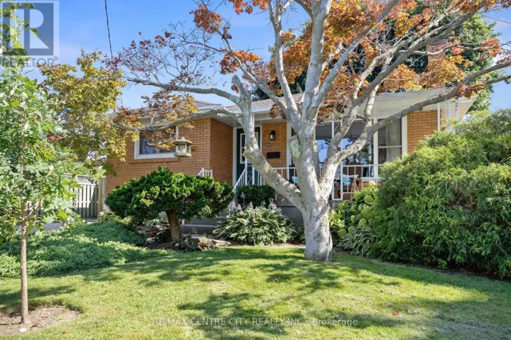 21 SPRUCE STREET, St. Thomas, Ontario N5R1N4