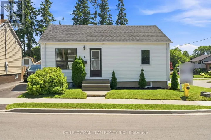 11 VETERANS AVENUE, Clarington (Bowmanville), Ontario L1C2C1