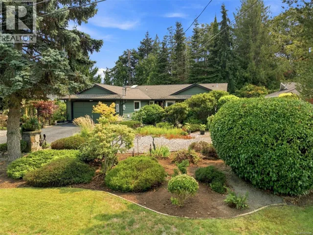 1056 Mallard Pl, Qualicum Beach, British Columbia V9K1E8
