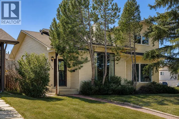 3624 Cedarille Drive SW, Calgary, Alberta T2W3X8