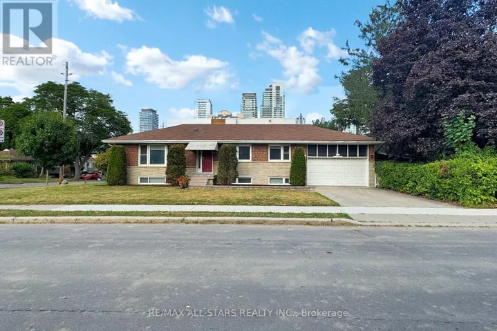 105 BETTY ANN DRIVE, Toronto (Willowdale West), Ontario M2N1X1