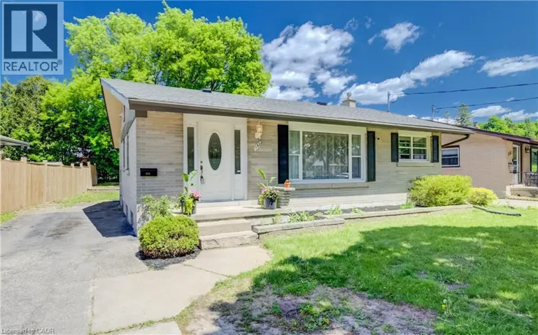 152 CLARK Avenue, Kitchener, Ontario N2C1Y5