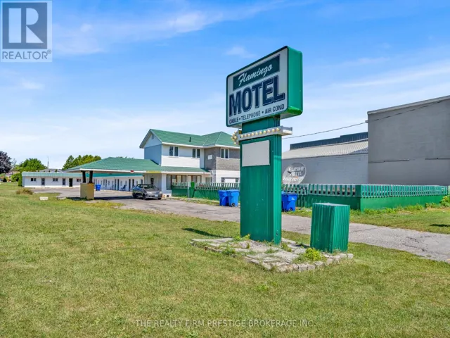 421 GRAND AVENUE E, Chatham-Kent (Chatham), Ontario N7L1X4