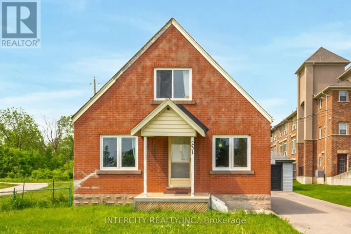 231 LAWRENCE AVENUE, Kitchener, Ontario N2M1Y3