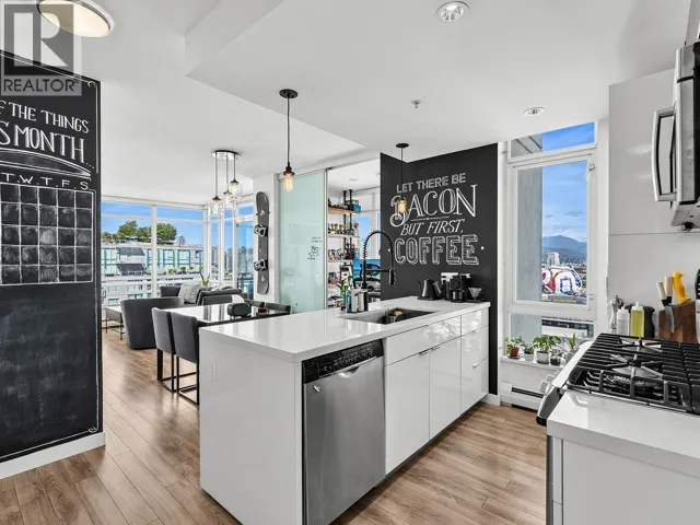 1902 1775 QUEBEC STREET, Vancouver, British Columbia V5T0E3