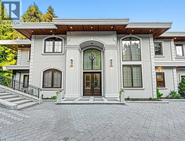 558 GLENROSS ROAD, West Vancouver, British Columbia V7S1L5