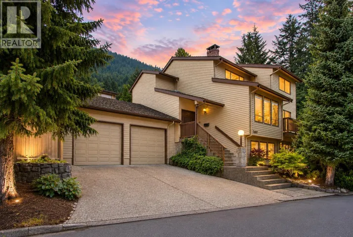 5600 GROUSEWOODS PLACE, North Vancouver, British Columbia V7R4T4