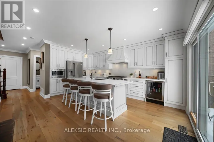 33 HILLPATH CRESCENT, Brampton (Snelgrove), Ontario L6Z4T7
