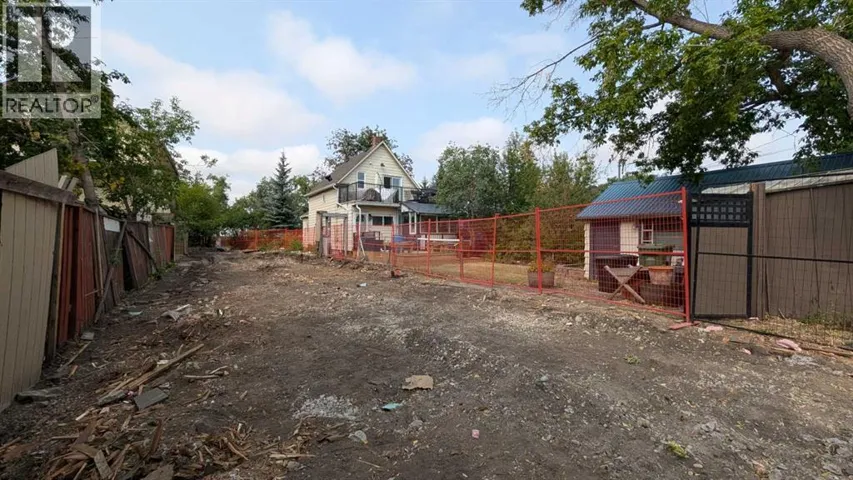 2916 17 Street SE, Calgary, Alberta T2G3W3