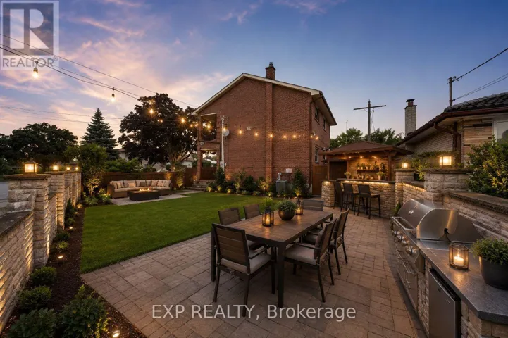 52 STORER DRIVE, Toronto (Humbermede), Ontario M9M1X5