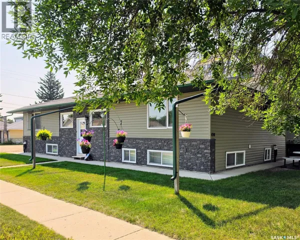 638 7th STREET, Humboldt, Saskatchewan S0K2A0