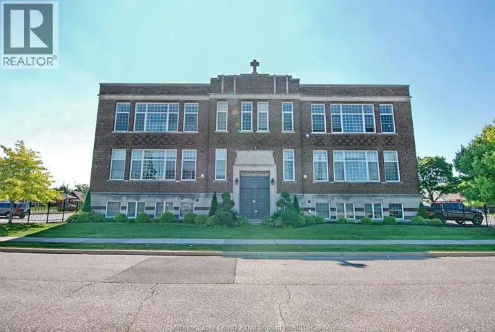 647 Irvine AVENUE Unit# 301, Windsor, Ontario N8X2J4