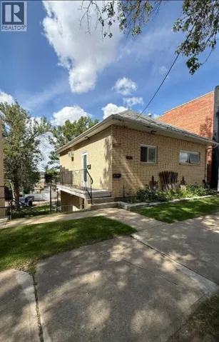 422 5 Street SE, Medicine Hat, Alberta T1A0N1