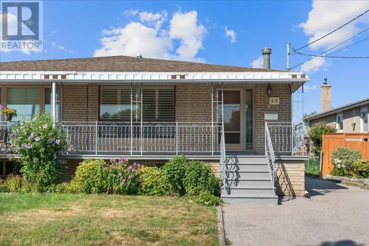 40 CHERRYLAWN AVENUE, Toronto (Humber Summit), Ontario M9L2B4