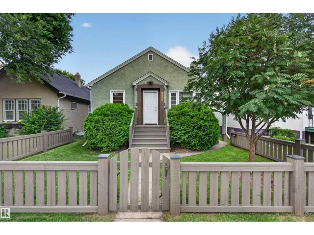 10424 76 AV NW, Edmonton, Alberta T6E1L1