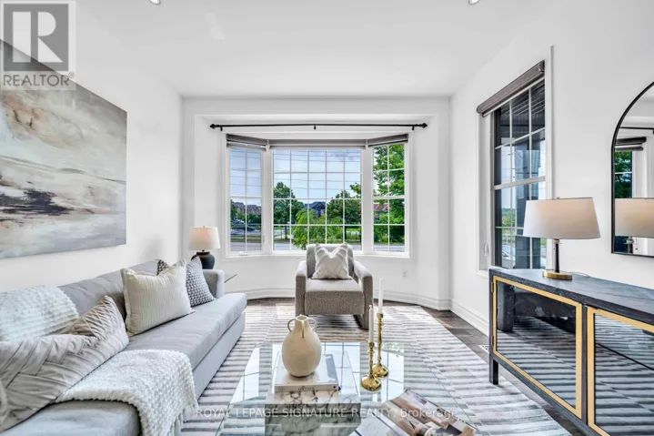81 BULMER CRESCENT, Newmarket (Woodland Hill), Ontario L3X3K1