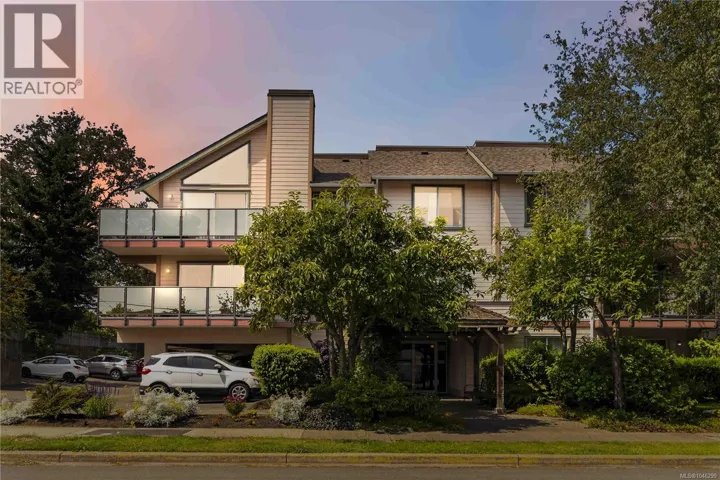 309 3724 Harriet Rd, Saanich, British Columbia V8Z3T2