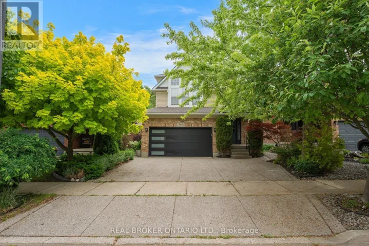 444 LAUSANNE CRESCENT, Waterloo, Ontario N2T2X4