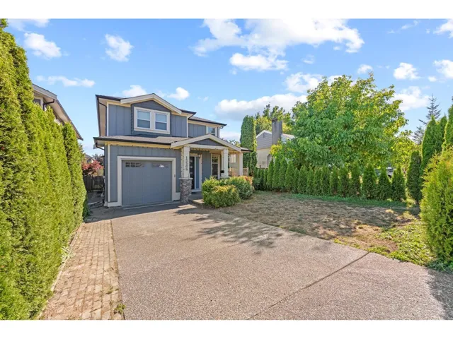 15568 RUSSELL AVENUE, White Rock, British Columbia V4B2R3
