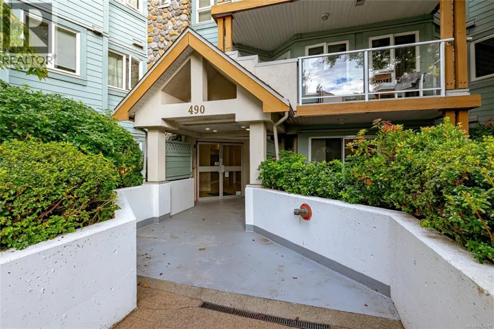 102 490 Marsett Pl, Saanich, British Columbia V8Z7J1