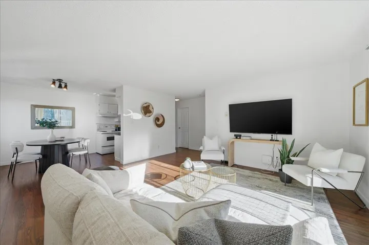 314 15238 100 AVENUE, Surrey, British Columbia V3R7T9
