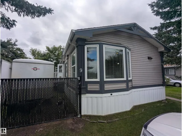 9 West View BV NW NW, Edmonton, Alberta T5S1T5