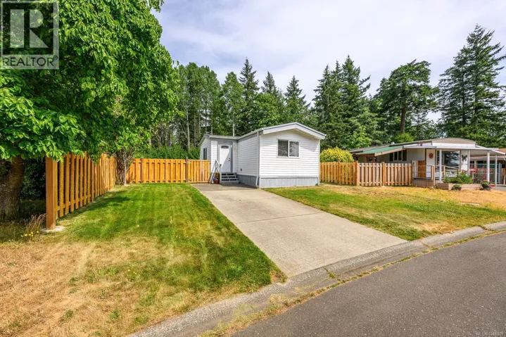 2140 Stadacona Dr, Comox, British Columbia V9M3P7