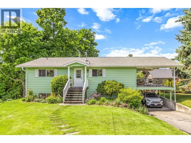 1121 15 Street SE, Salmon Arm, British Columbia V1E2E3