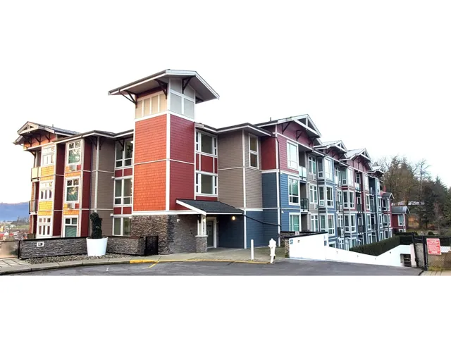 409 2242 WHATCOM ROAD, Abbotsford, British Columbia V3G0G3