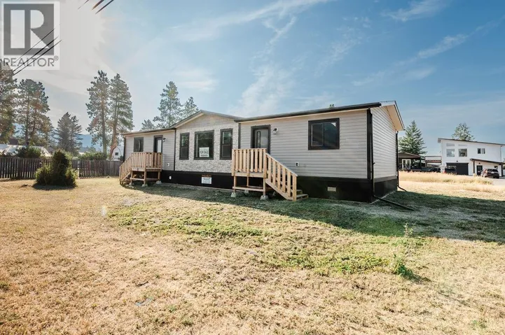 8948 Rundle Place, Canal Flats, British Columbia V0B1B0